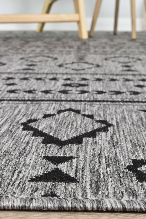 Long Island Tribal Grey Rug