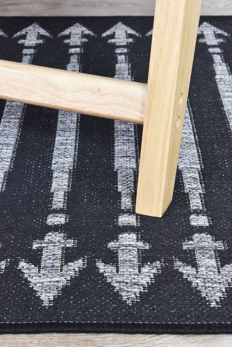 Long Island Tribal Point Black Rug